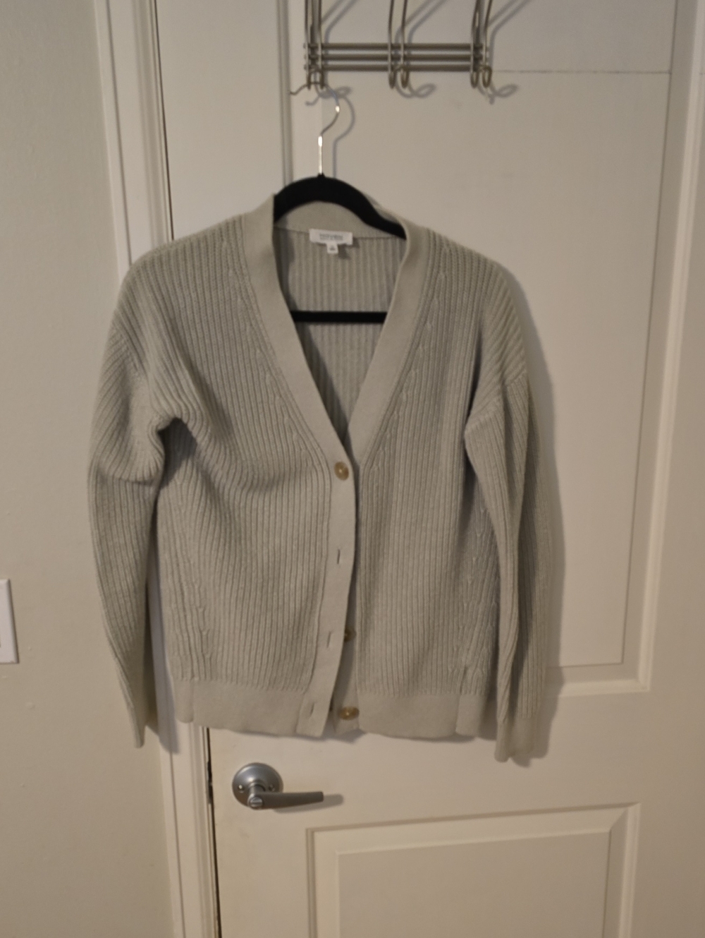 Women's Ribbed V-Neck Button Cardigan in Light Gray